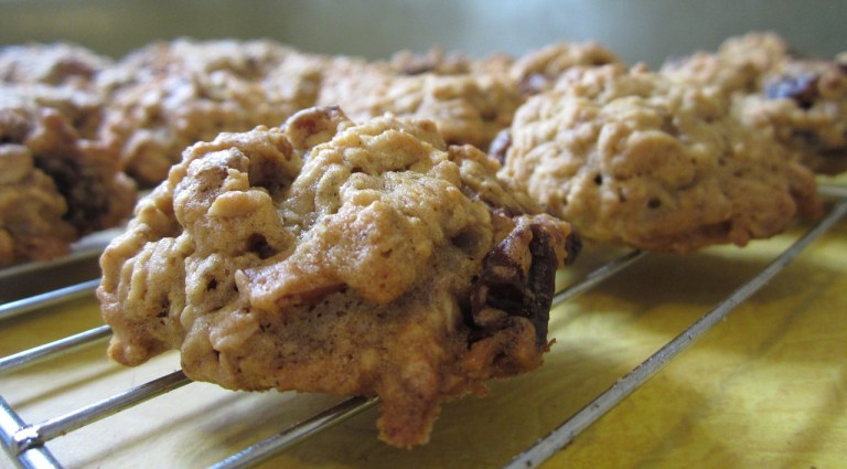 The Best Oatmeal Raisin Cookies Recipe Ever (Soft &  Chewy)
